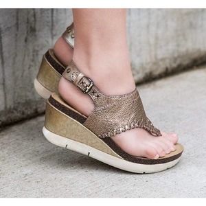 OTBT Meditate Metallic Leather Slingback Wedge Sandals Size